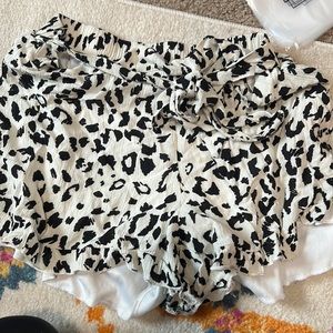 143 Story shorts 0049